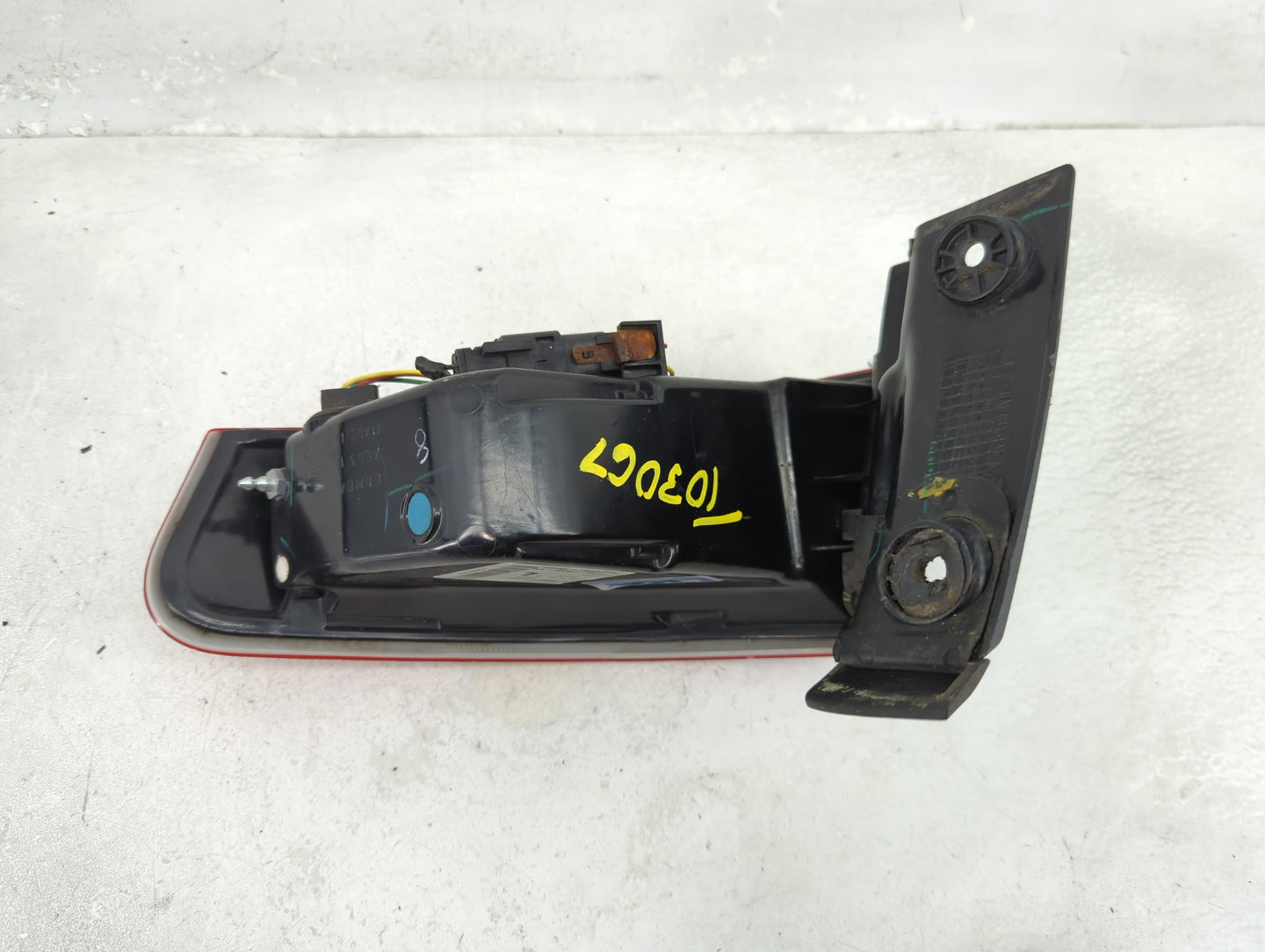 2010-2019 Lincoln Mkt Tail Light Assembly Driver Left OEM P/N:AE93-13B505-AM Fits OEM Used Auto Parts - Oemusedautoparts1.co