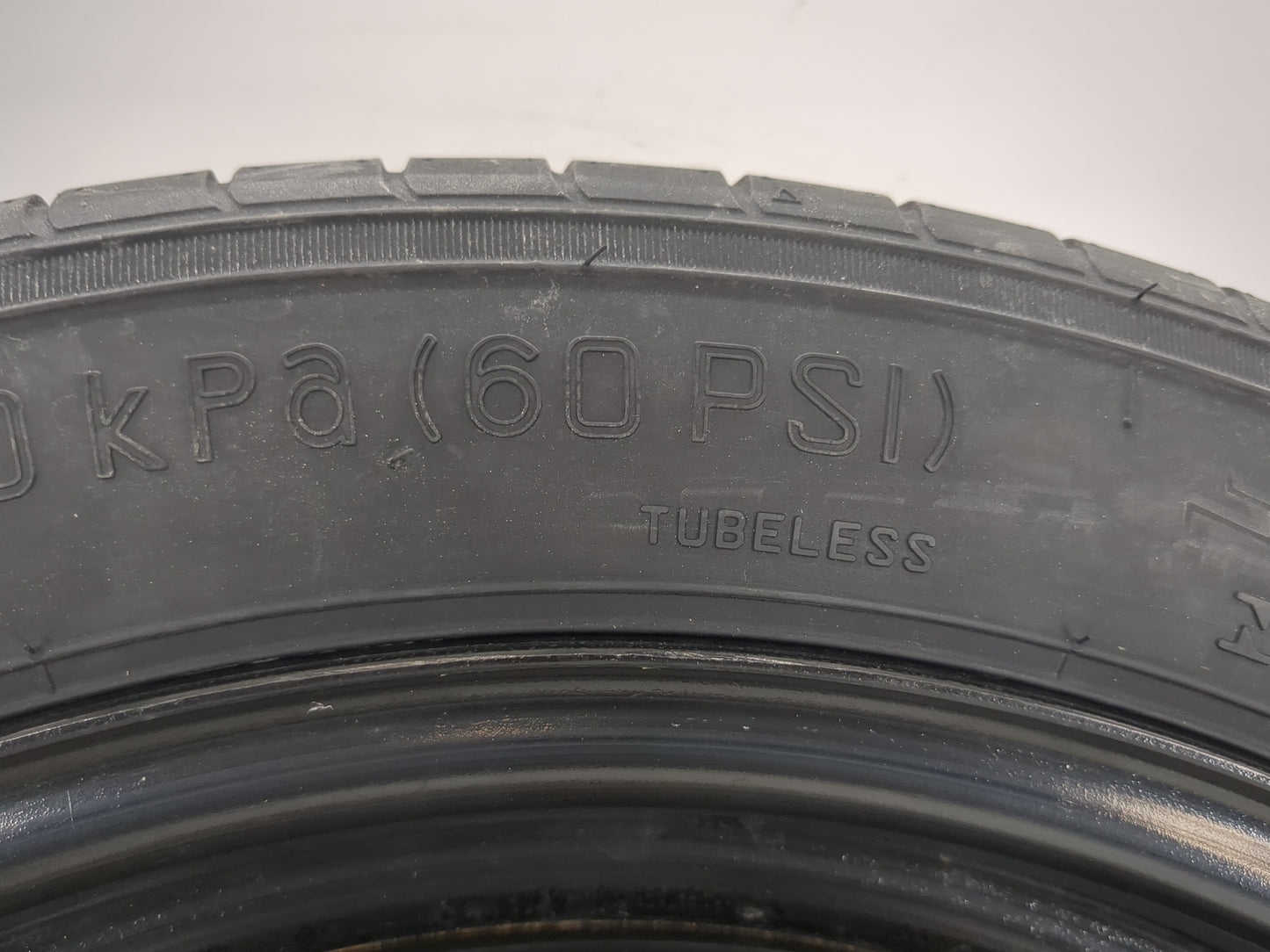 2013-2019 Lincoln Mkt Spare Donut Tire Wheel Rim Oem - Oemusedautoparts1.com