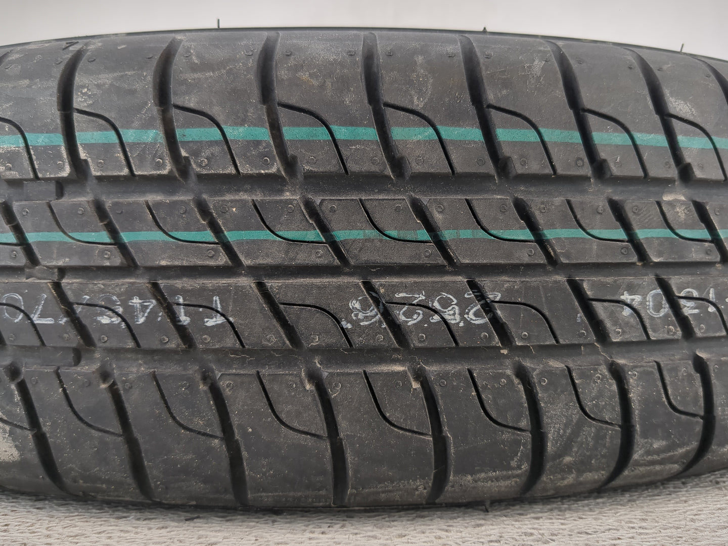 2013-2019 Lincoln Mkt Spare Donut Tire Wheel Rim Oem - Oemusedautoparts1.com