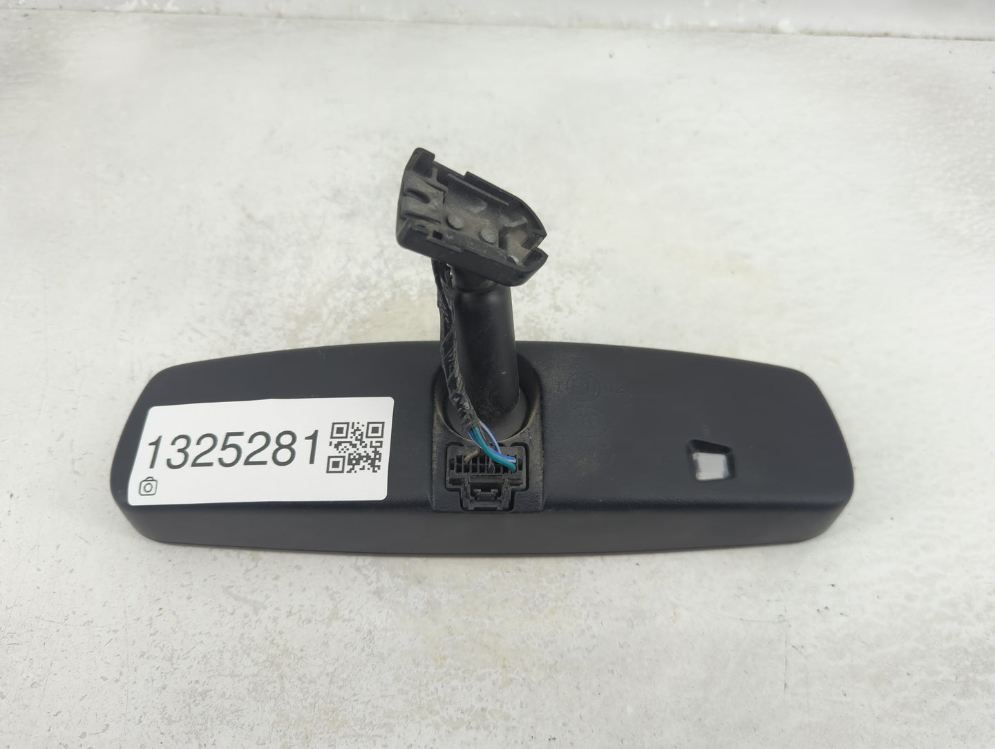 2011-2018 Lincoln Mkx Interior Rear View Mirror Replacement OEM P/N:GNTX-931 Fits OEM Used Auto Parts - Oemusedautoparts1.co
