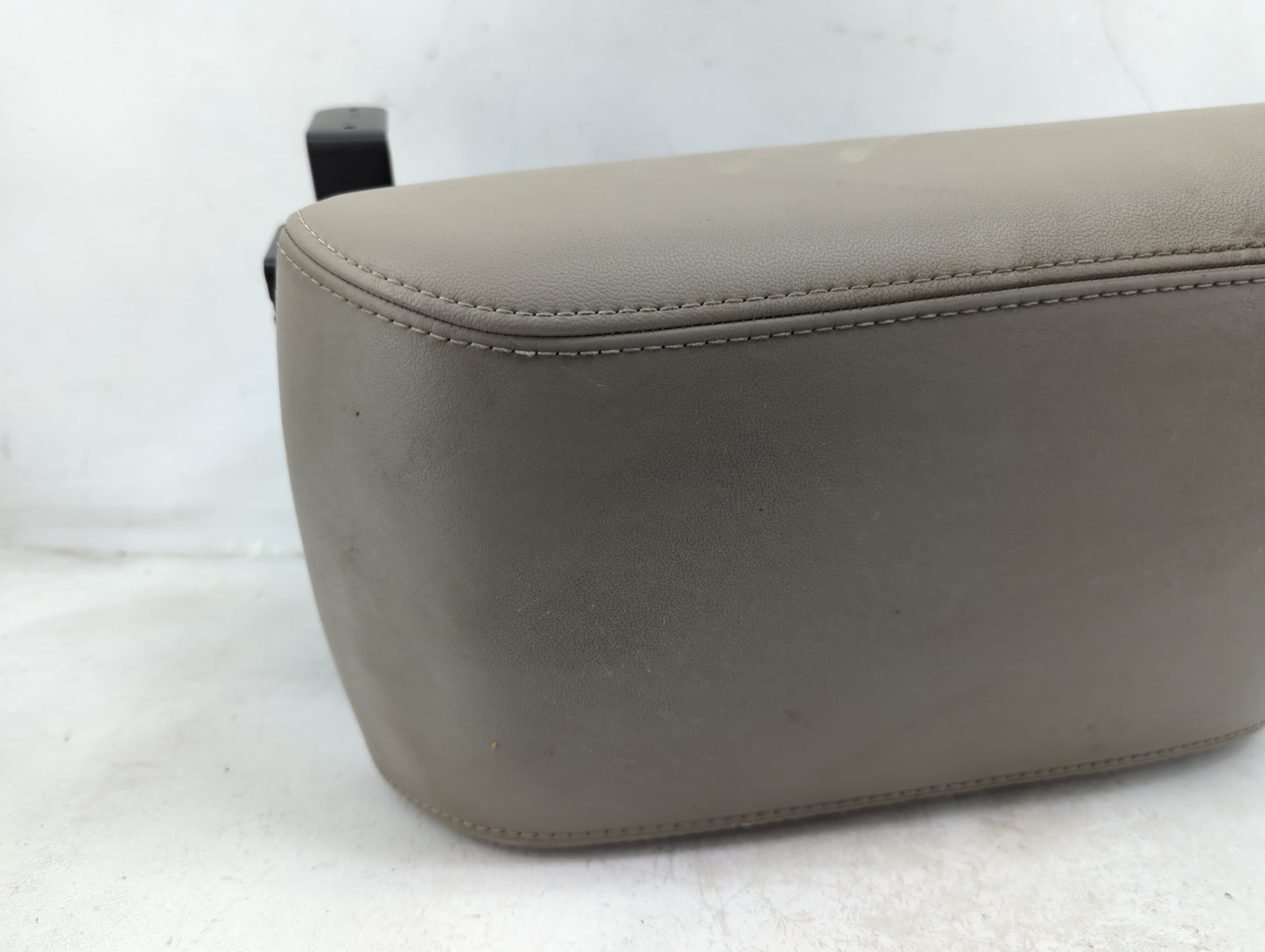 2014 Lincoln Mkx Center Console Armrest Cover Lid Fits OEM Used Auto Parts - Oemusedautoparts1.com