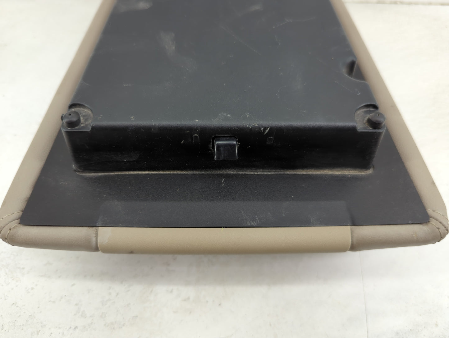2014 Lincoln Mkx Center Console Armrest Cover Lid Fits OEM Used Auto Parts - Oemusedautoparts1.com