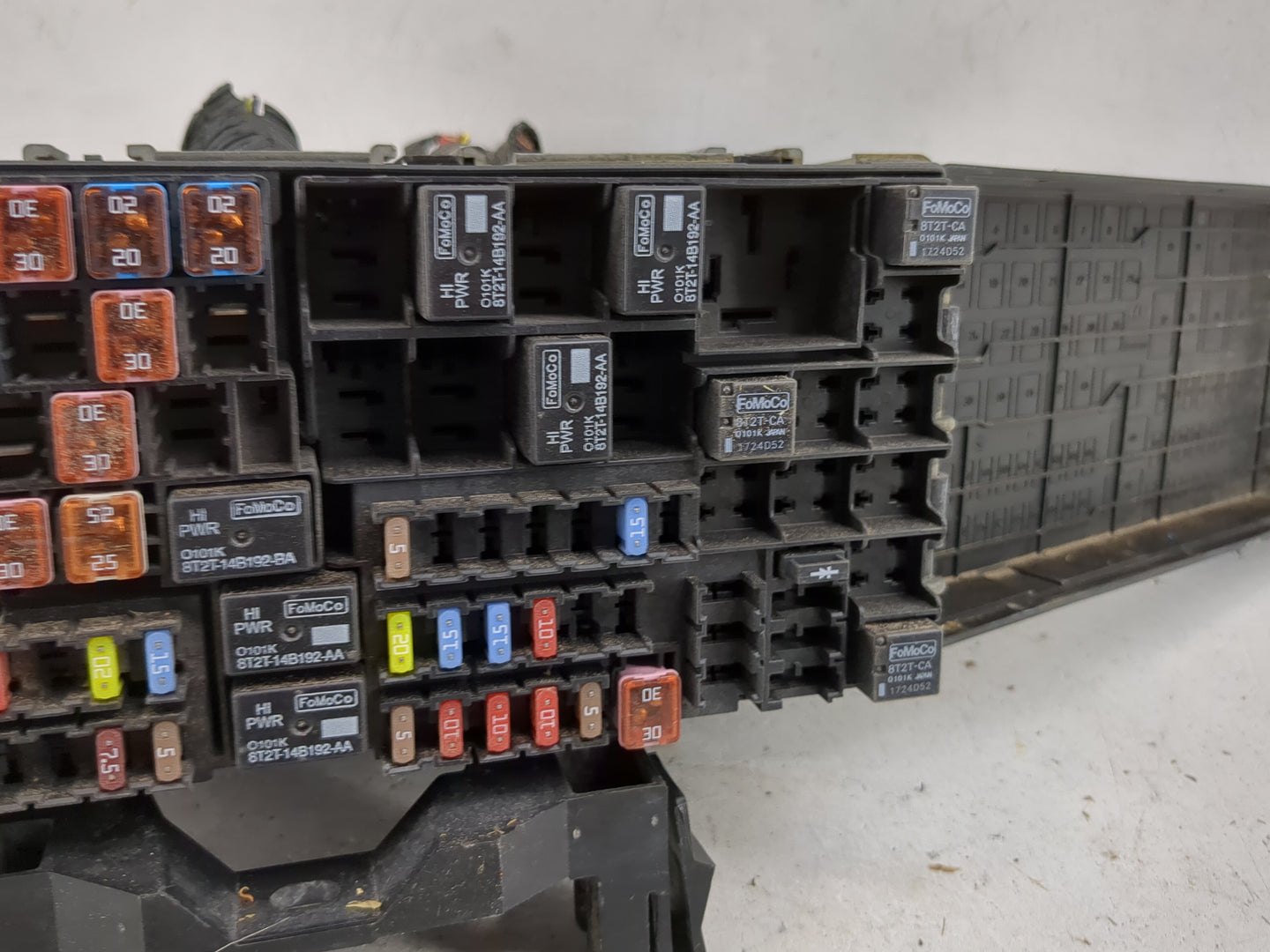 2012-2015 Lincoln Mkx Fusebox Fuse Box Panel Relay Module P/N:BT4T-14A003-AA 8T2T-14B192-AA Fits Fits 2012 2013 2014 2015 OE