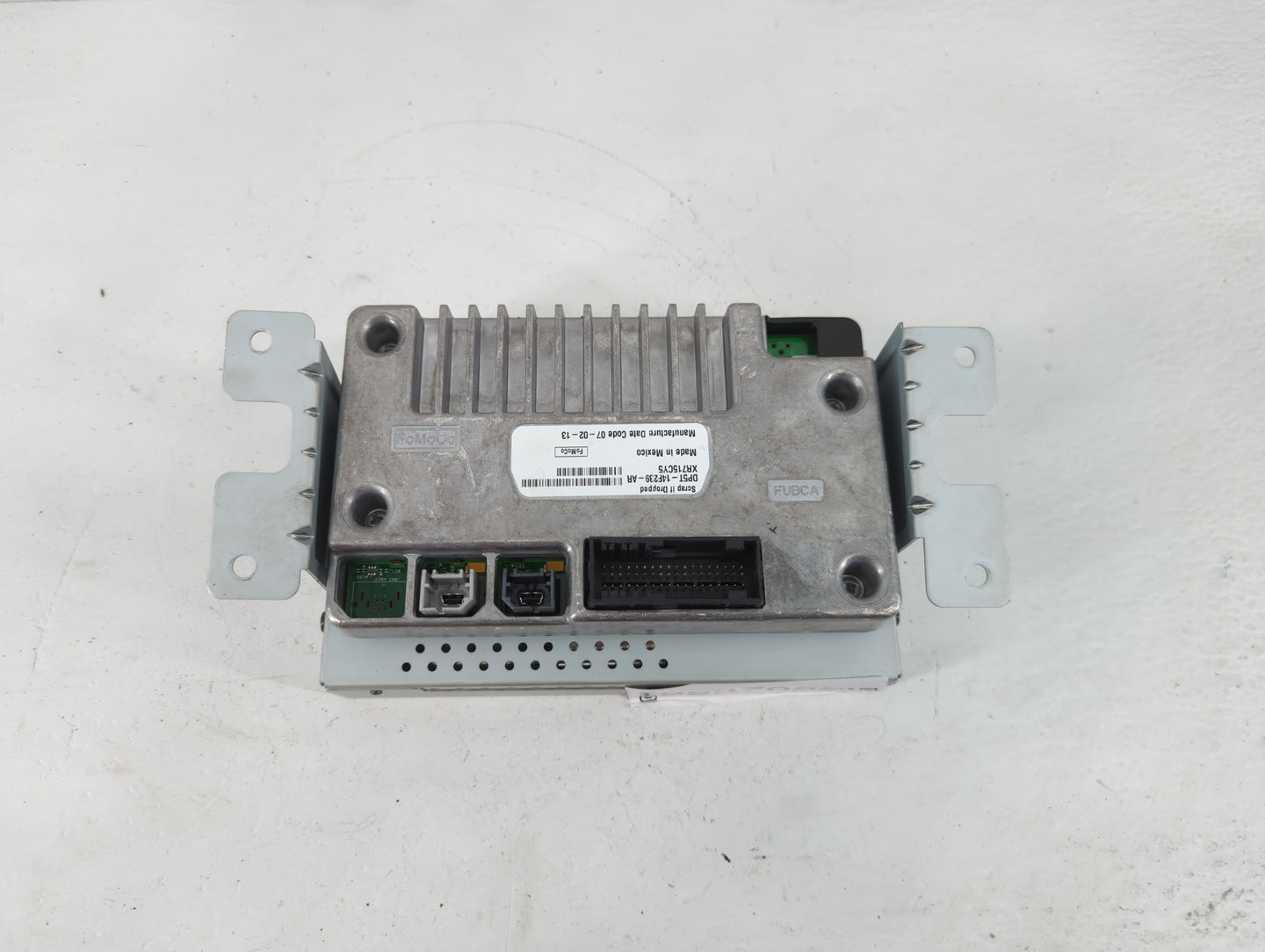 2014 Lincoln Mkz Radio AM FM Cd Player Receiver Replacement P/N:XR715CY5 DP5T-14F239-AR Fits OEM Used Auto Parts - Oemusedau