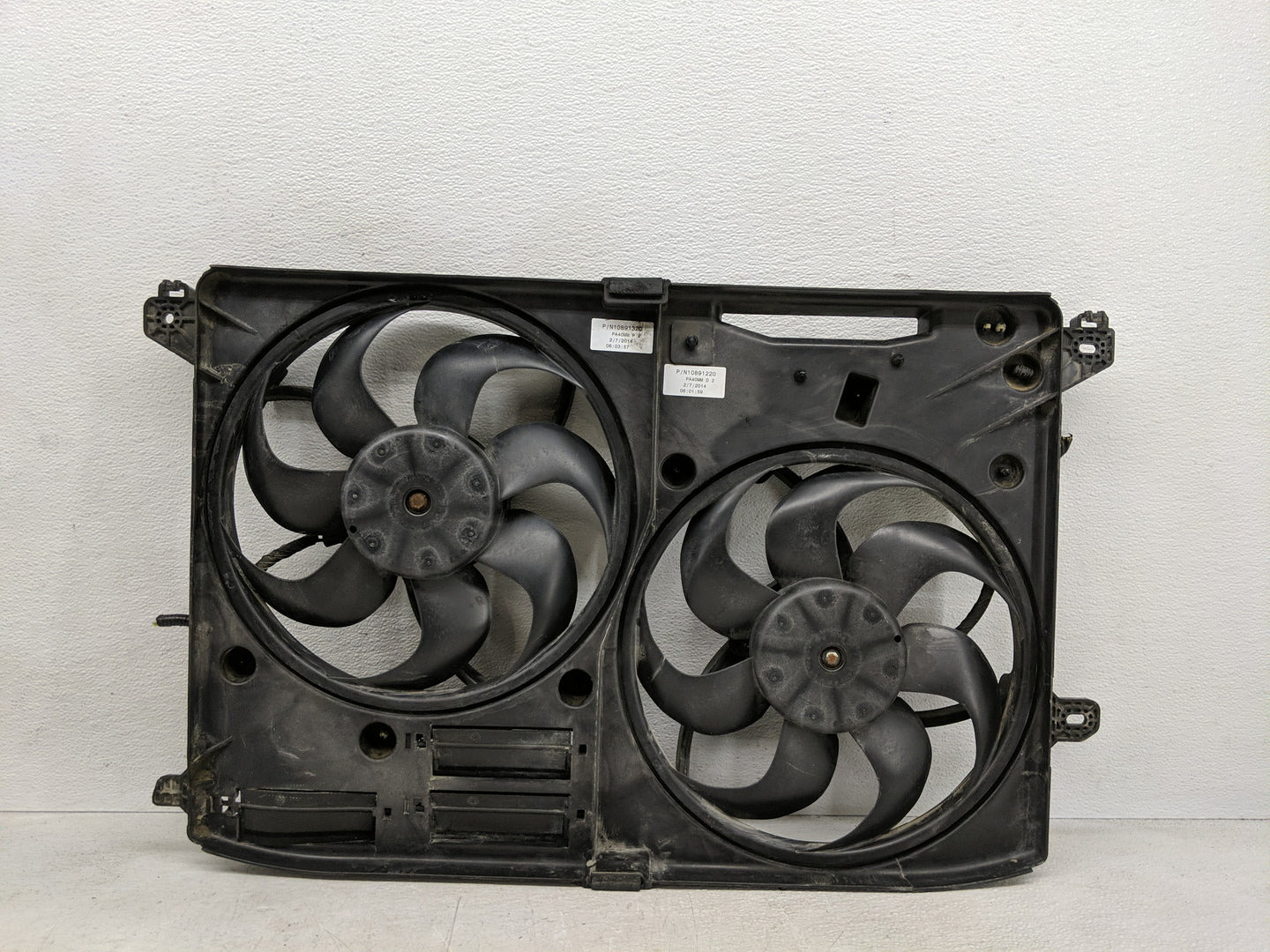 2013-2016 Lincoln Mkz Electric Radiator Cooling Fan Motor Assembly P/N:10891220 10891320 Fits Fits 2013 2014 2015 2016 OEM U