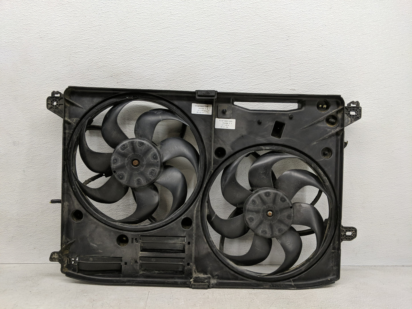 2013-2016 Lincoln Mkz Electric Radiator Cooling Fan Motor Assembly P/N:10891220 10891320 Fits Fits 2013 2014 2015 2016 OEM U