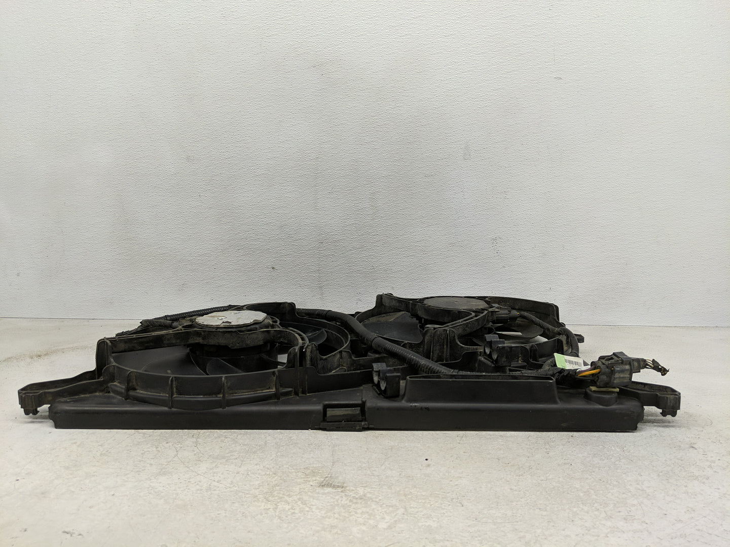 2013-2016 Lincoln Mkz Electric Radiator Cooling Fan Motor Assembly P/N:10891220 10891320 Fits Fits 2013 2014 2015 2016 OEM U