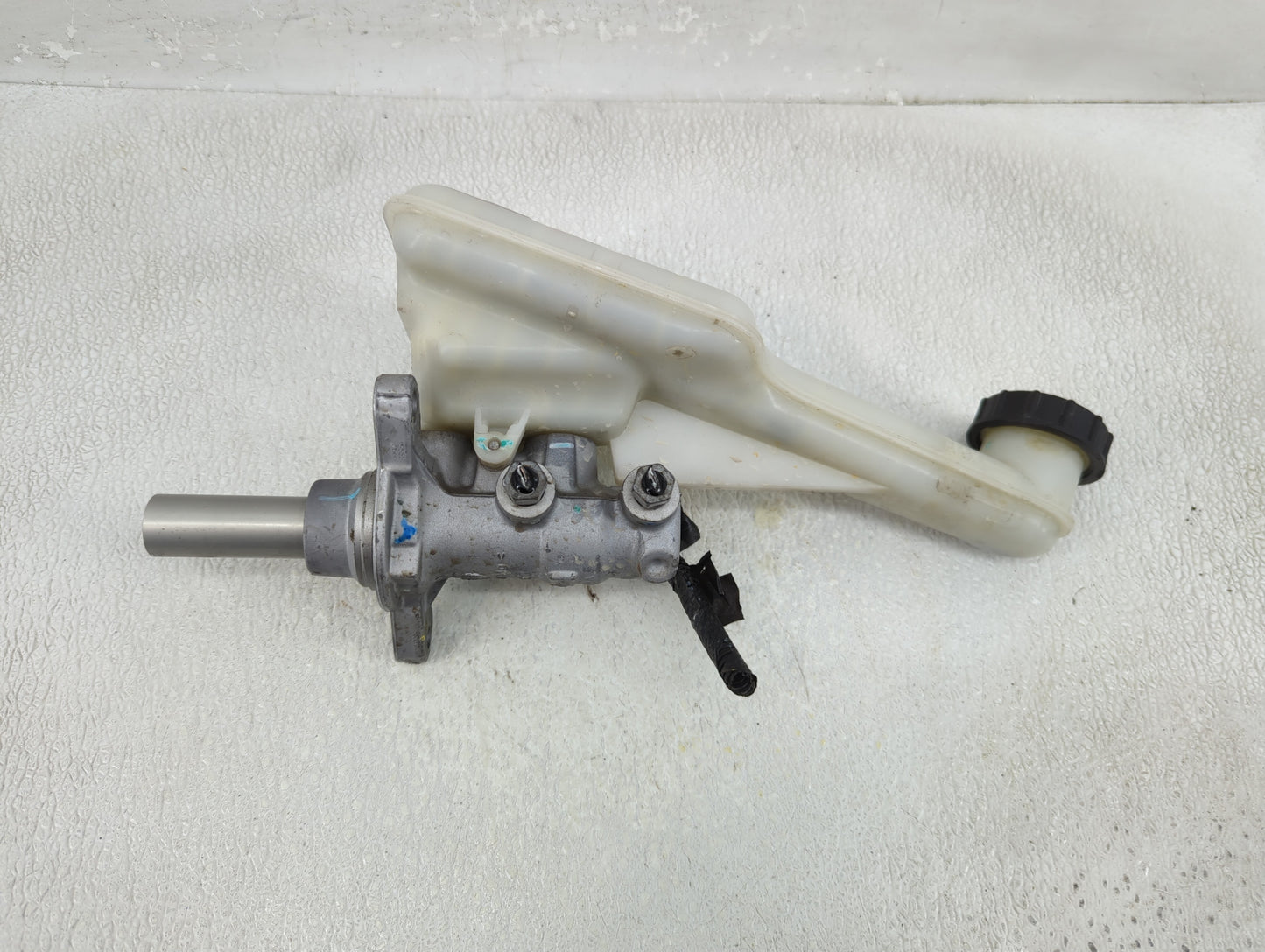2013-2016 Lincoln Mkz Brake Master Cylinder - Oemusedautoparts1.com