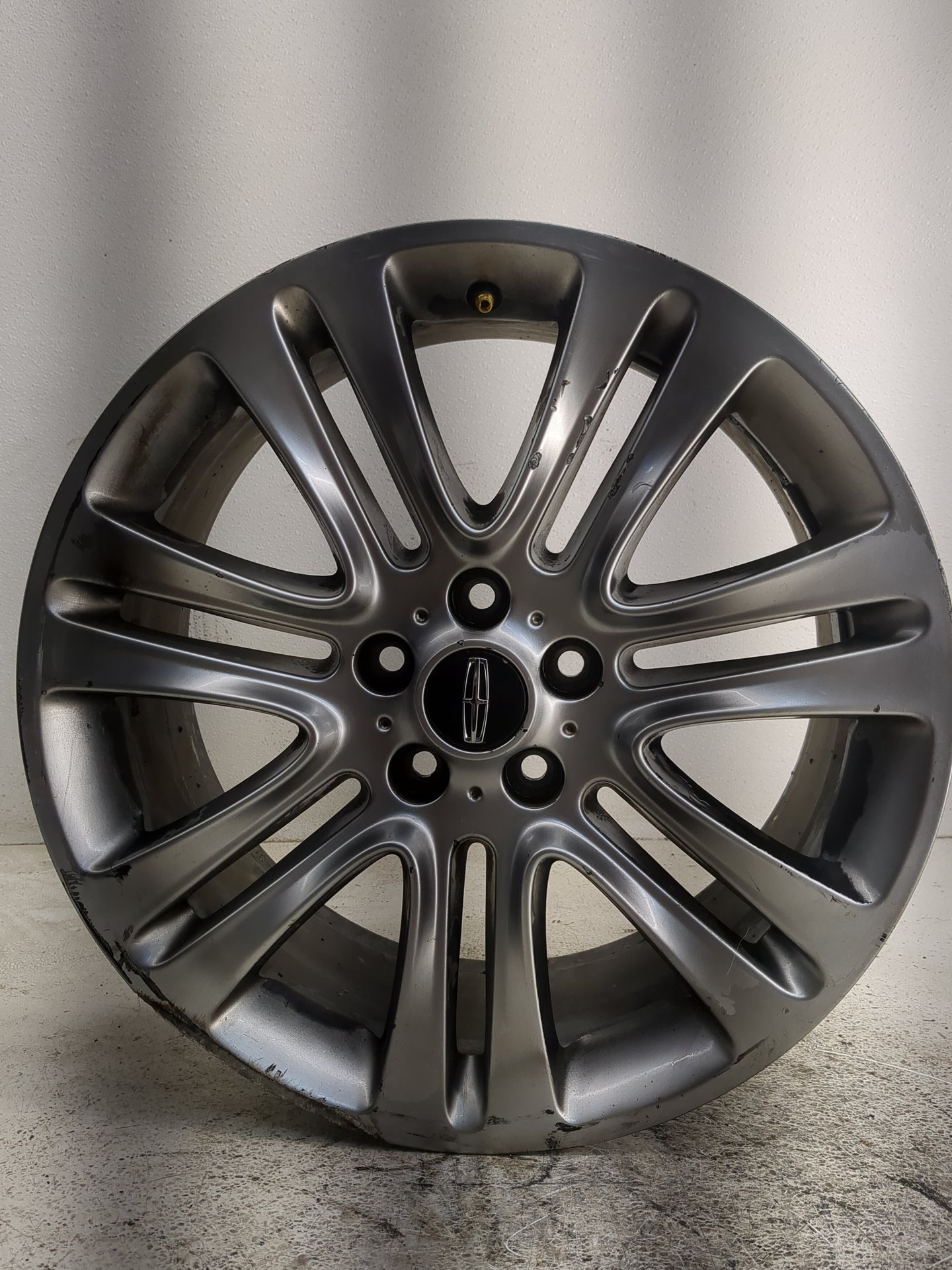 2013-2016 Lincoln Mkz Oem Wheel Rim - Oemusedautoparts1.com