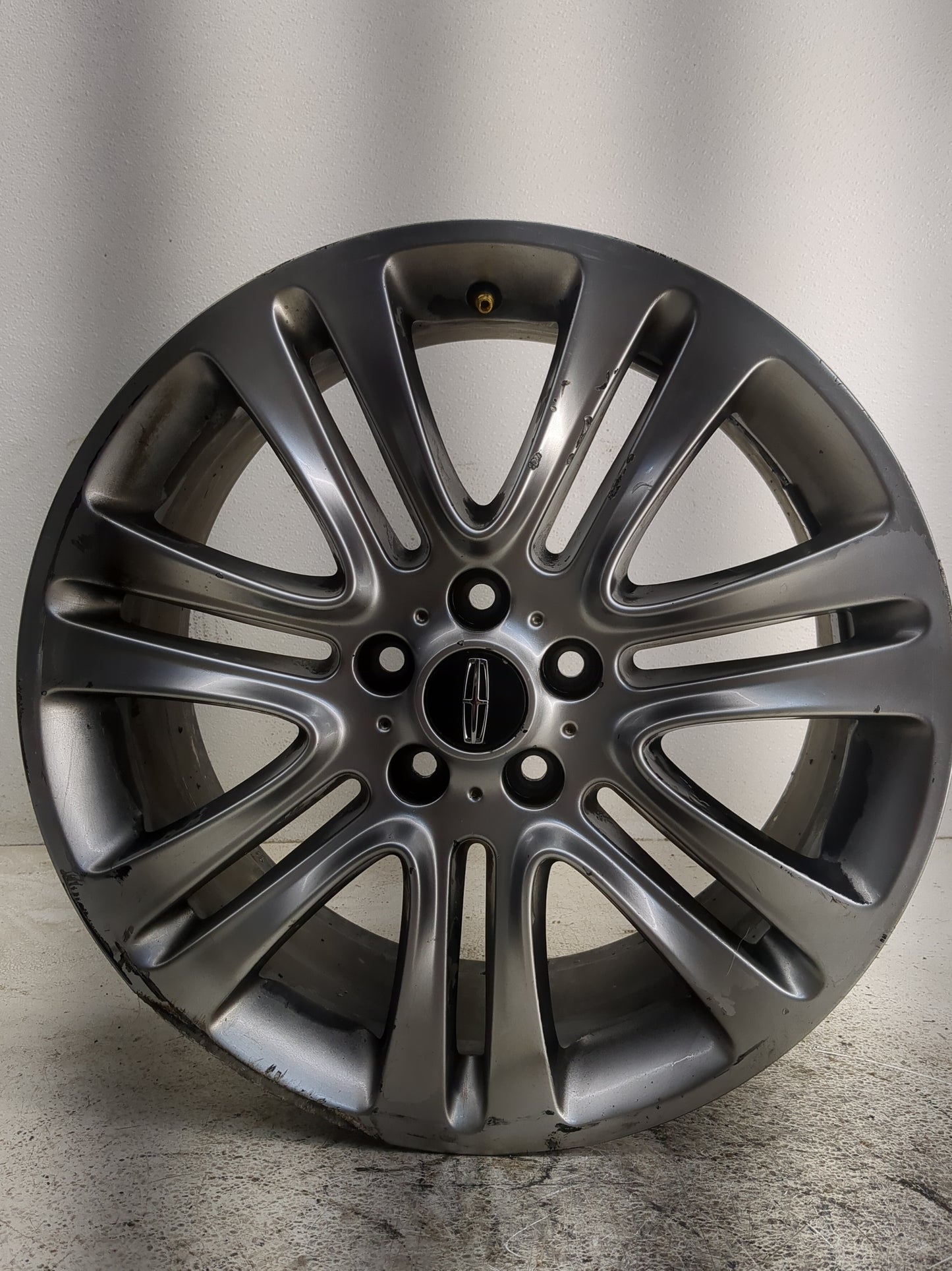 2013-2016 Lincoln Mkz Oem Wheel Rim - Oemusedautoparts1.com