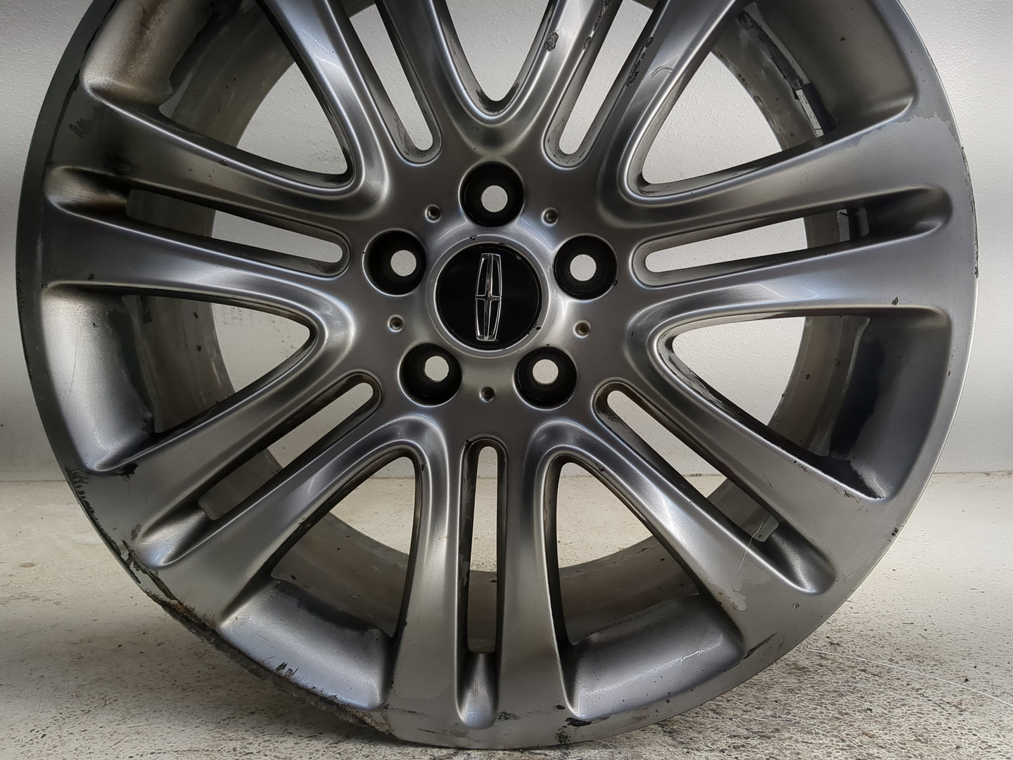 2013-2016 Lincoln Mkz Oem Wheel Rim - Oemusedautoparts1.com