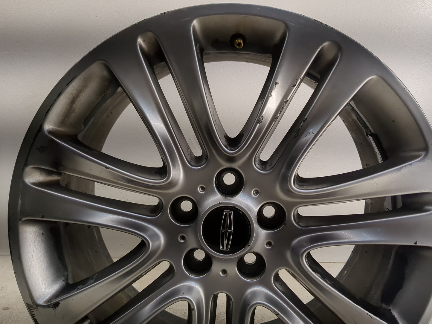 2013-2016 Lincoln Mkz Oem Wheel Rim - Oemusedautoparts1.com