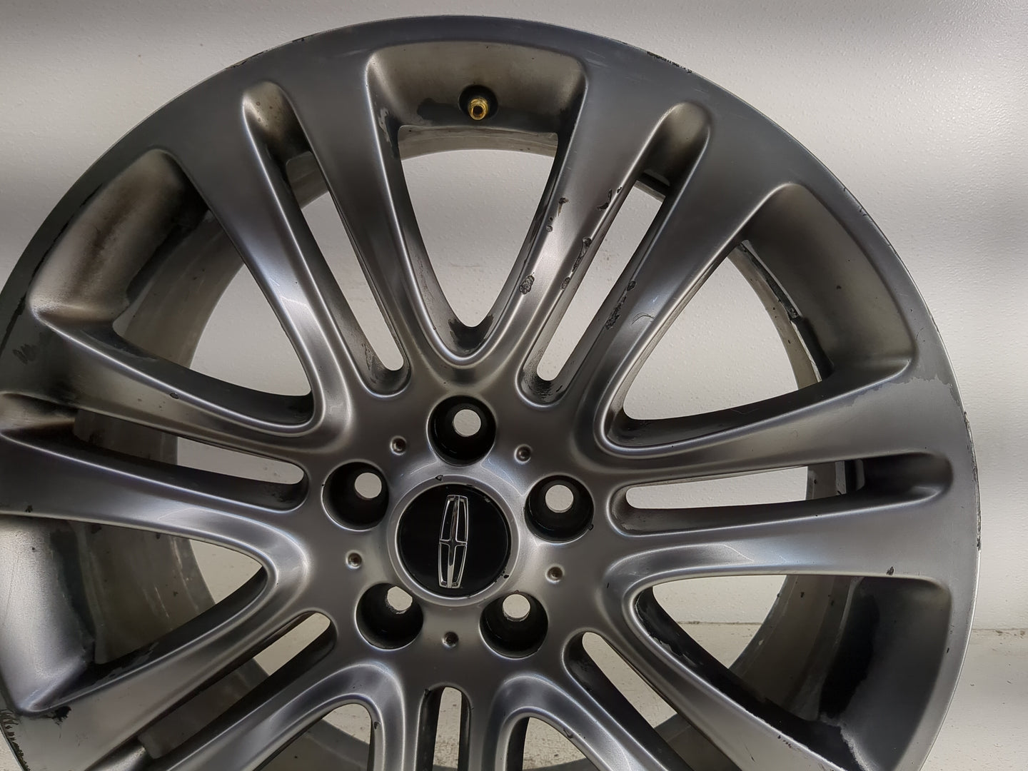 2013-2016 Lincoln Mkz Oem Wheel Rim - Oemusedautoparts1.com