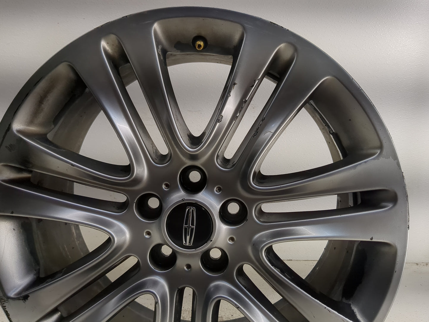 2013-2016 Lincoln Mkz Oem Wheel Rim - Oemusedautoparts1.com