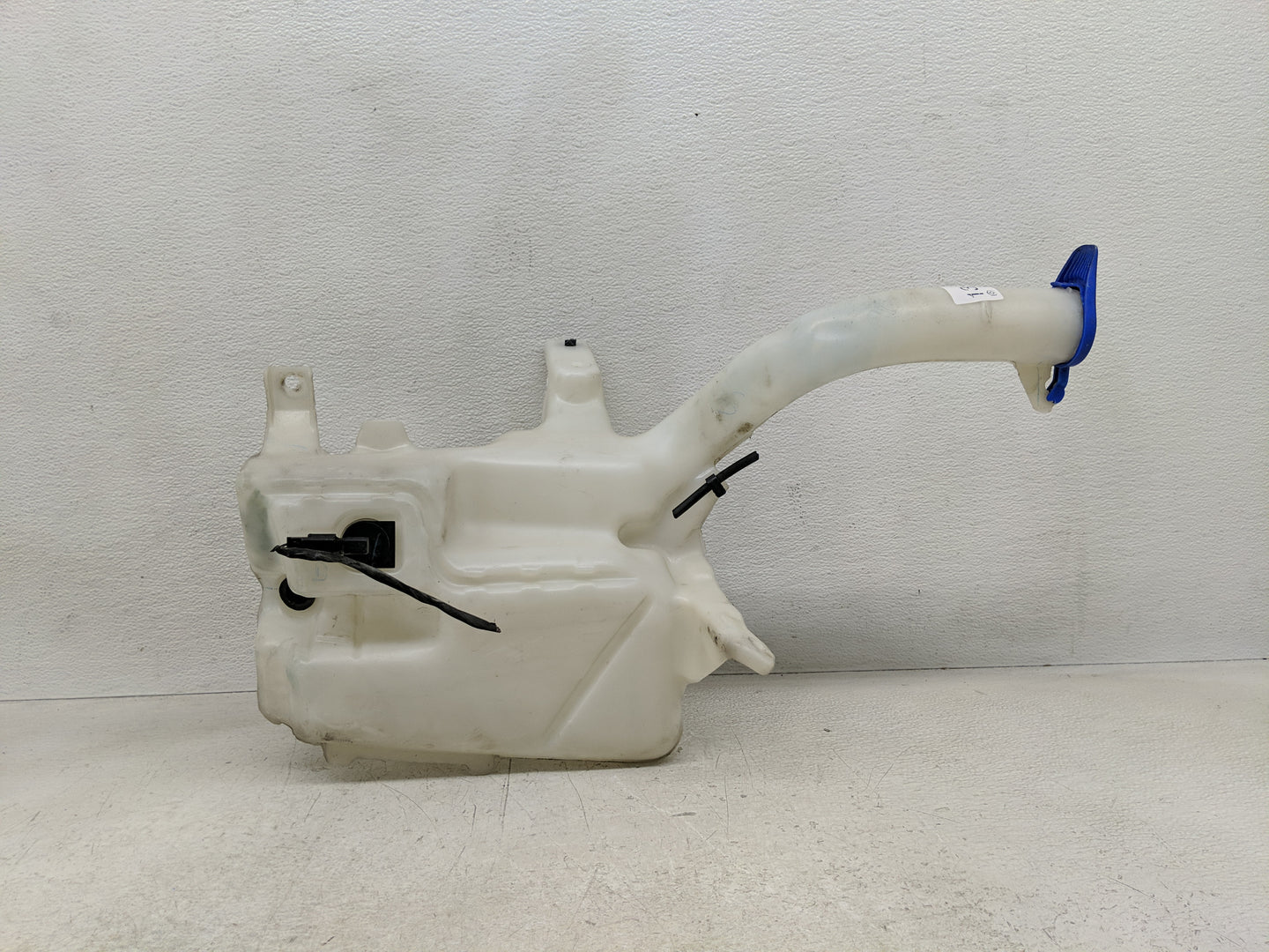 2013-2016 Lincoln Mkz Windshield Washer Fluid Reservoir Bottle Oem - Oemusedautoparts1.com