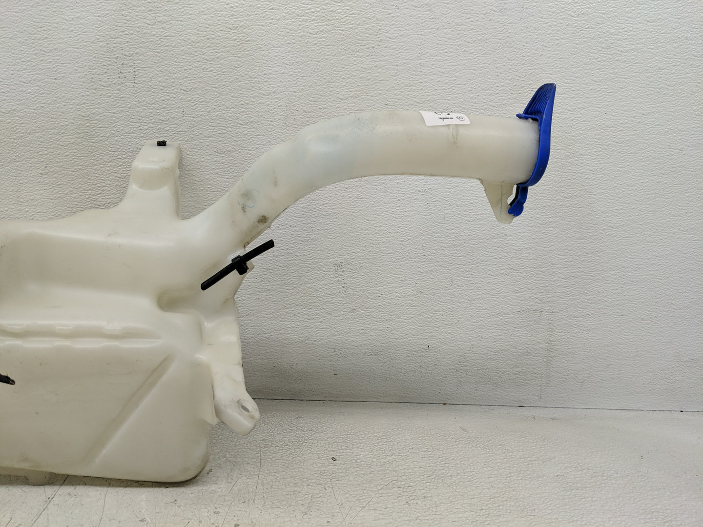 2013-2016 Lincoln Mkz Windshield Washer Fluid Reservoir Bottle Oem - Oemusedautoparts1.com