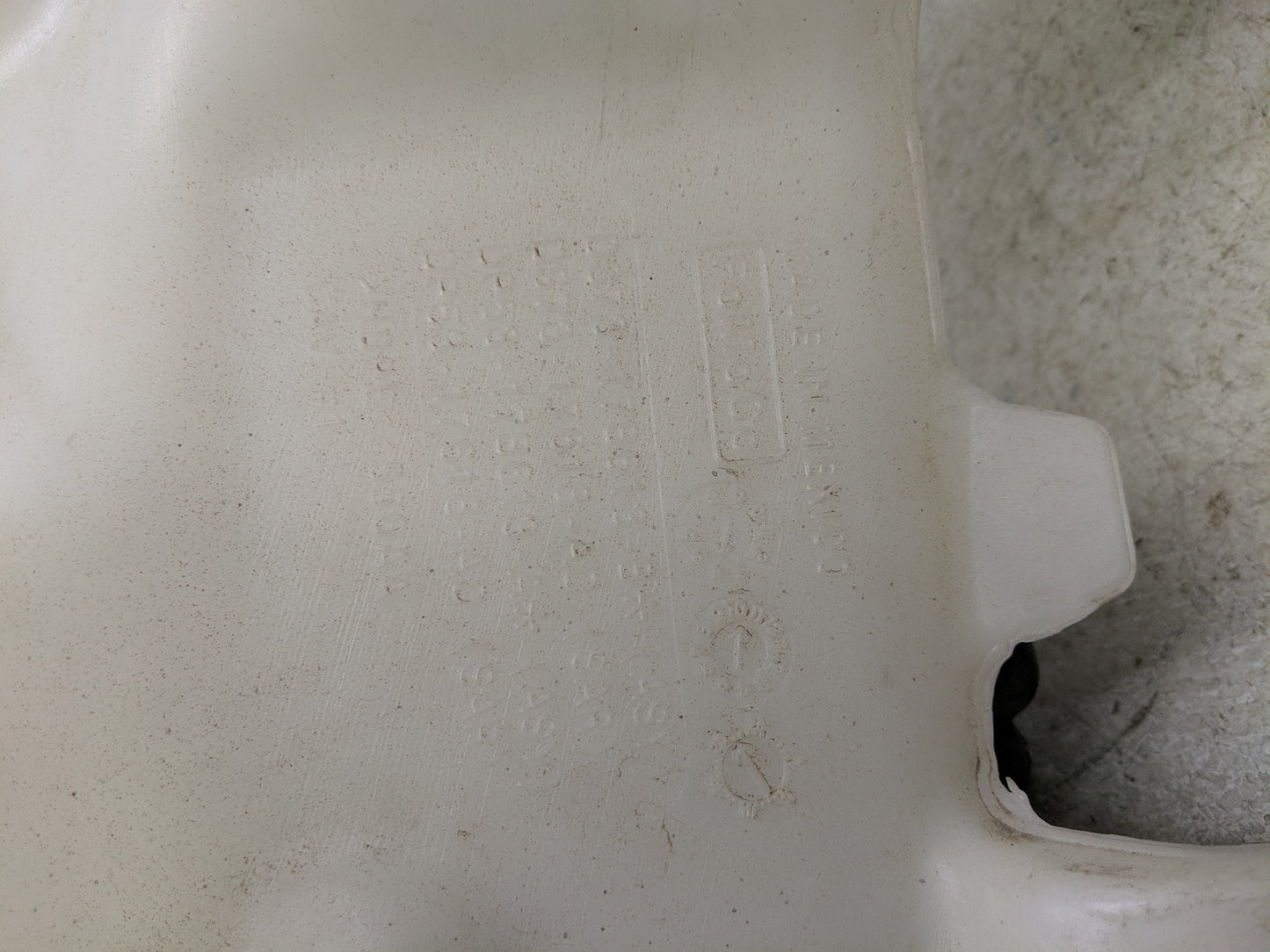 2013-2016 Lincoln Mkz Windshield Washer Fluid Reservoir Bottle Oem - Oemusedautoparts1.com
