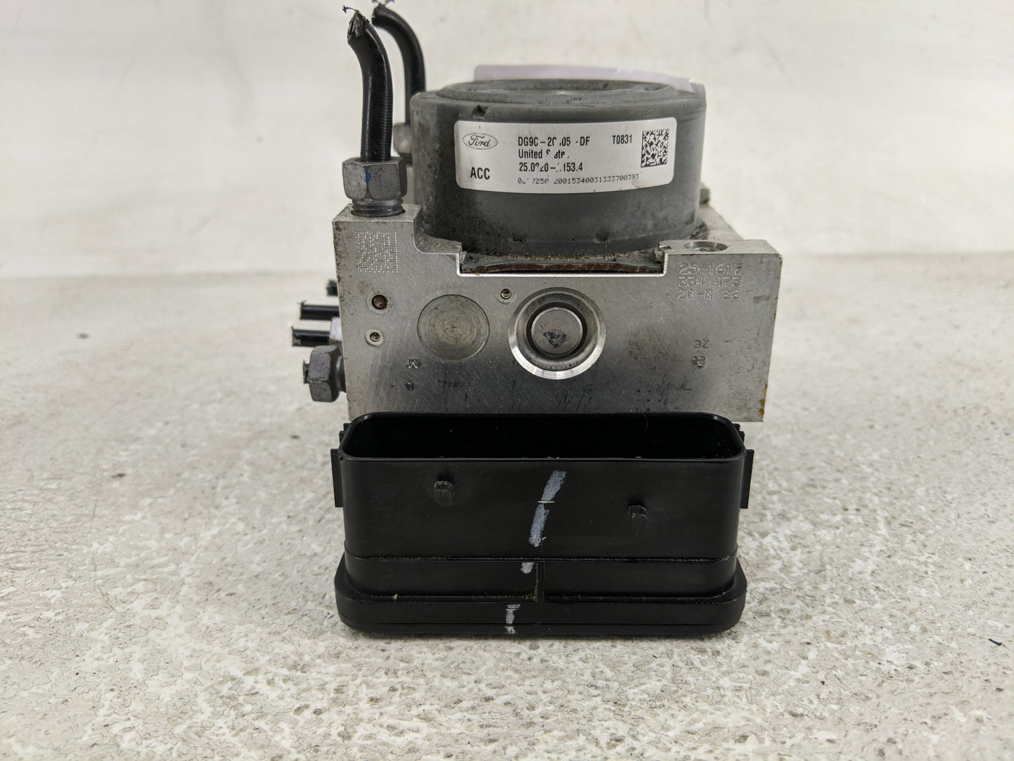 2014-2016 Lincoln Mkz ABS Pump Control Module Replacement P/N:DG9C-2C405-DF Fits Fits 2014 2015 2016 OEM Used Auto Parts - O