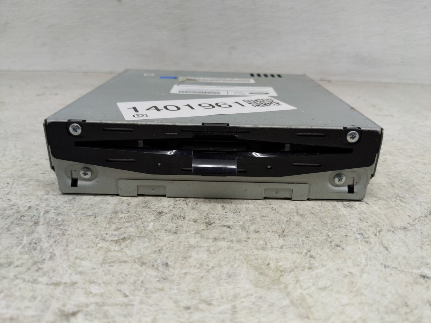 2014 Lincoln Mkz Radio AM FM Cd Player Receiver Replacement P/N:DP5T-18C830-AF Fits OEM Used Auto Parts - Oemusedautoparts1.