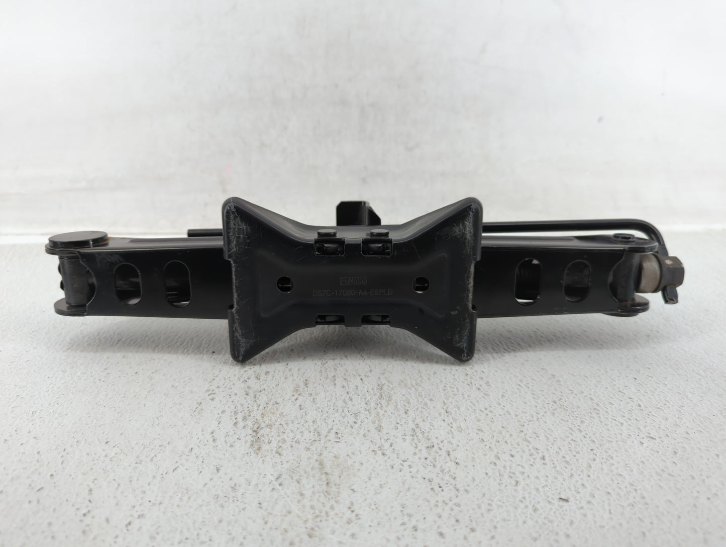 2014 Lincoln Mkz Spare Scissor Car Jack 514530 - Oemusedautoparts1.com