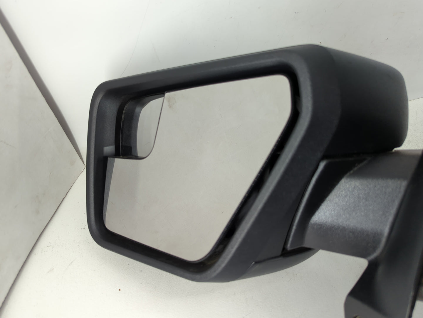 2013-2014 Lincoln Mkz Driver Side View Mirror - Left Door Mirror OEM Used - Oemusedautoparts1.com