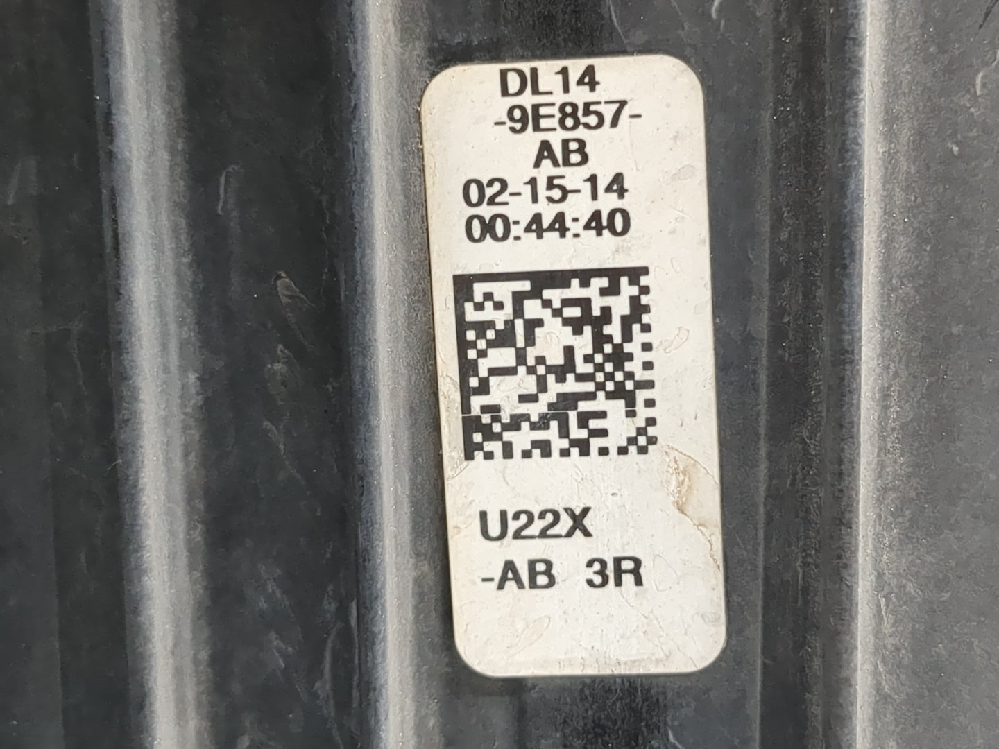 2014 Lincoln Navigator Fuel Vapor Charcoal Canister - Oemusedautoparts1.com