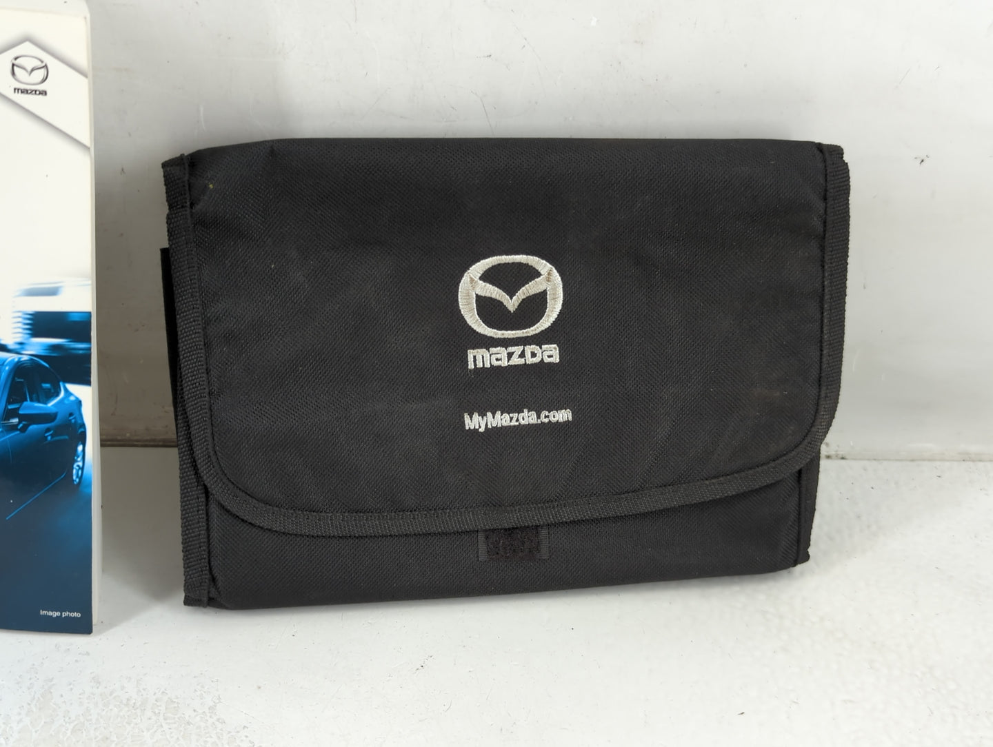 2014 Mazda 3 Owners Manual Book Guide P/N:8DF9-EA-13I OEM Used Auto Parts - Oemusedautoparts1.com