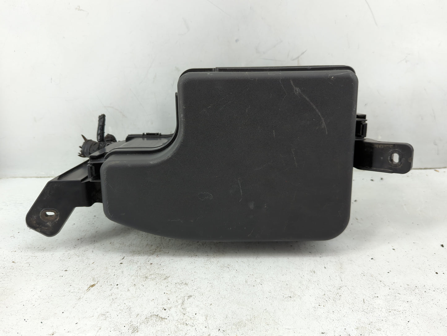 2014-2016 Mazda 3 Fusebox Fuse Box Panel Relay Module P/N:KD45-675X0 Fits Fits 2014 2015 2016 OEM Used Auto Parts - Oemuseda