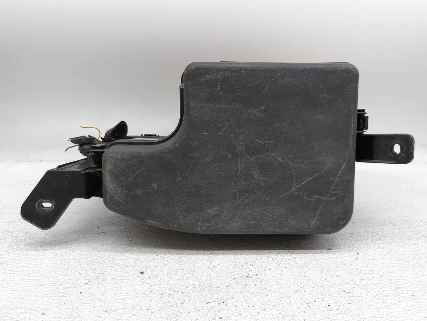 2014-2016 Mazda 3 Fusebox Fuse Box Panel Relay Module P/N:KD45-675X0 Fits Fits 2014 2015 2016 OEM Used Auto Parts - Oemuseda