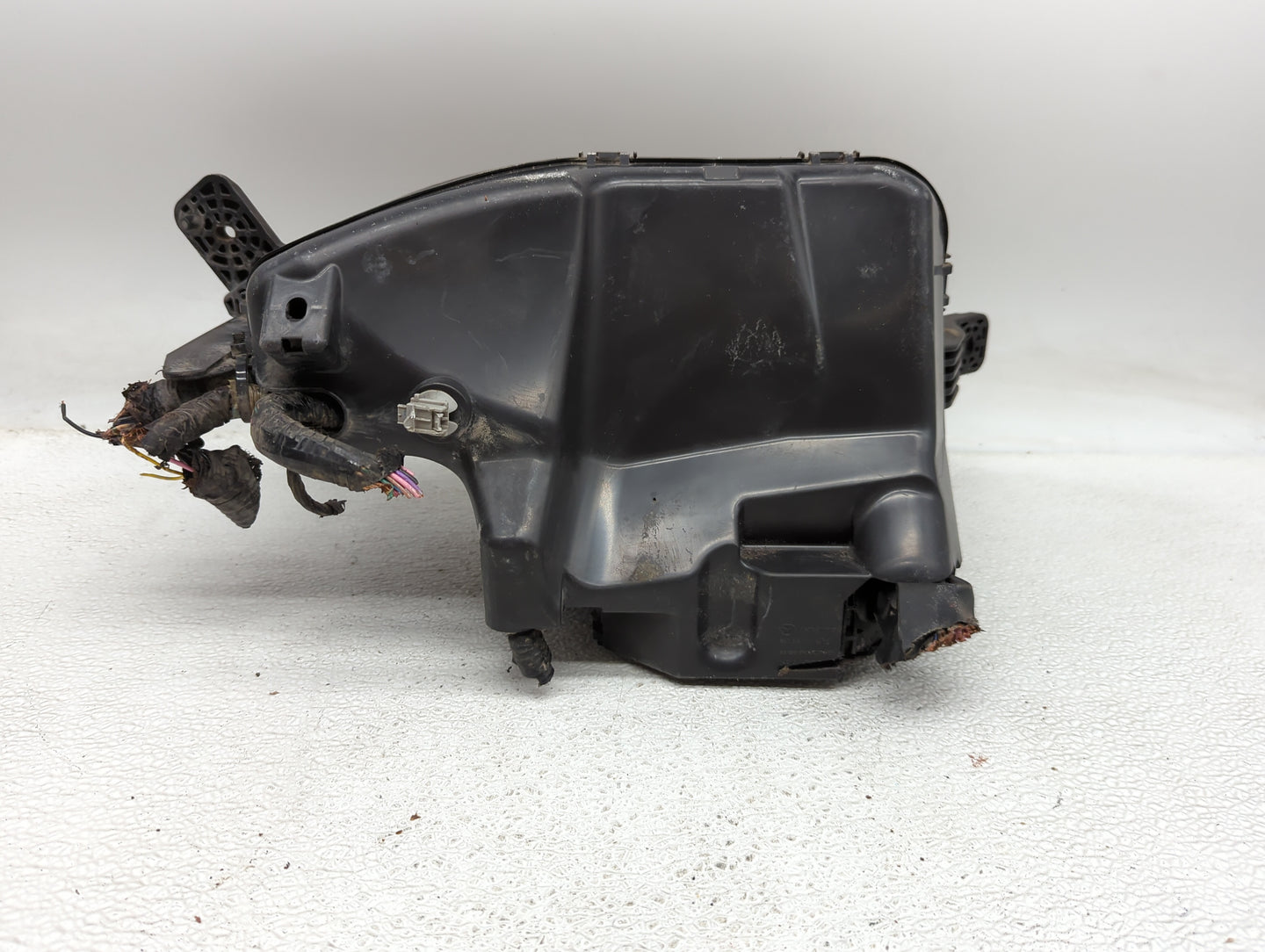 2014-2016 Mazda 3 Fusebox Fuse Box Panel Relay Module P/N:KD45-675X0 Fits Fits 2014 2015 2016 OEM Used Auto Parts - Oemuseda