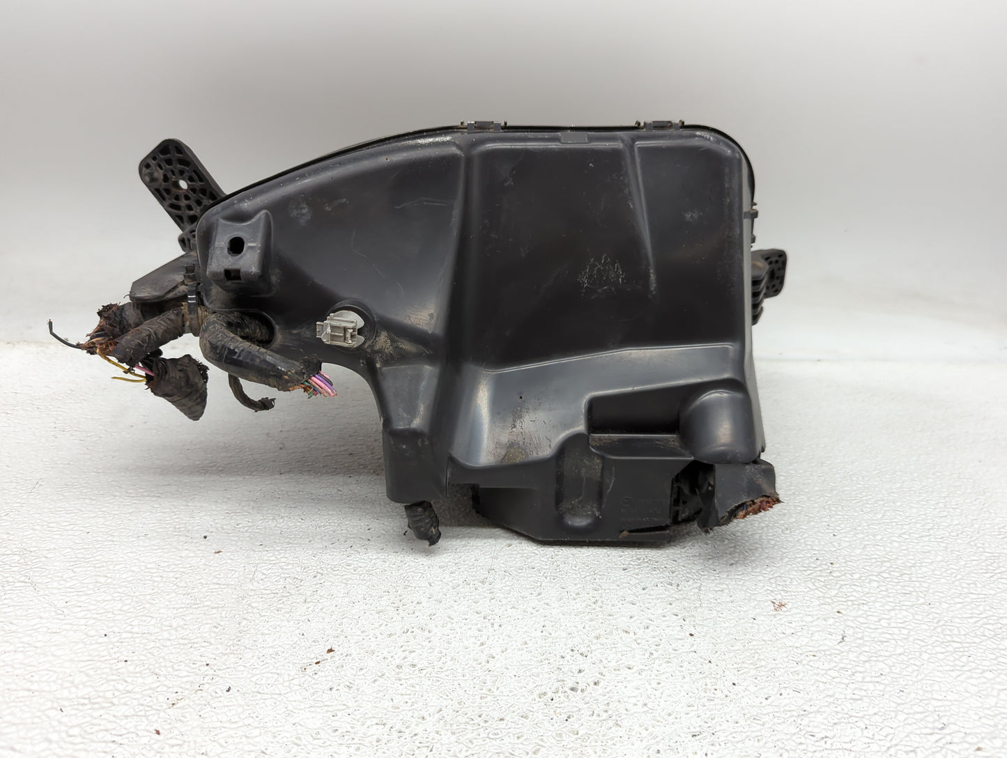 2014-2016 Mazda 3 Fusebox Fuse Box Panel Relay Module P/N:KD45-675X0 Fits Fits 2014 2015 2016 OEM Used Auto Parts - Oemuseda