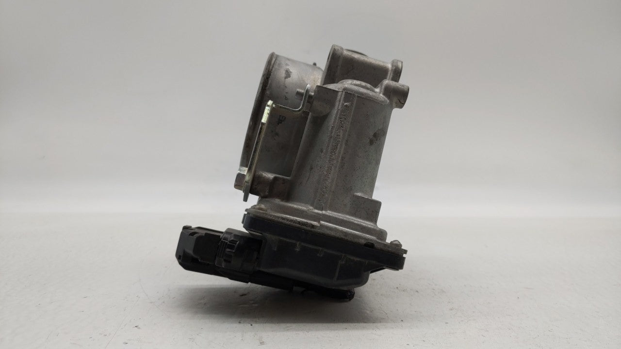 2012-2014 Mazda 3 Throttle Body P/N:PE01 13 640 A PE01 13 640 B, 152009S18, 640 K4238 6R26 Fits Fits 2012 2013 2014 OEM Used