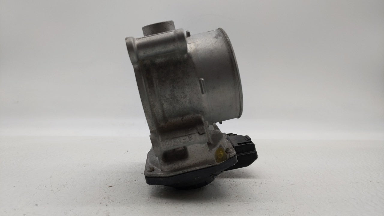 2012-2014 Mazda 3 Throttle Body P/N:PE01 13 640 A PE01 13 640 B, 152009S18, 640 K4238 6R26 Fits Fits 2012 2013 2014 OEM Used