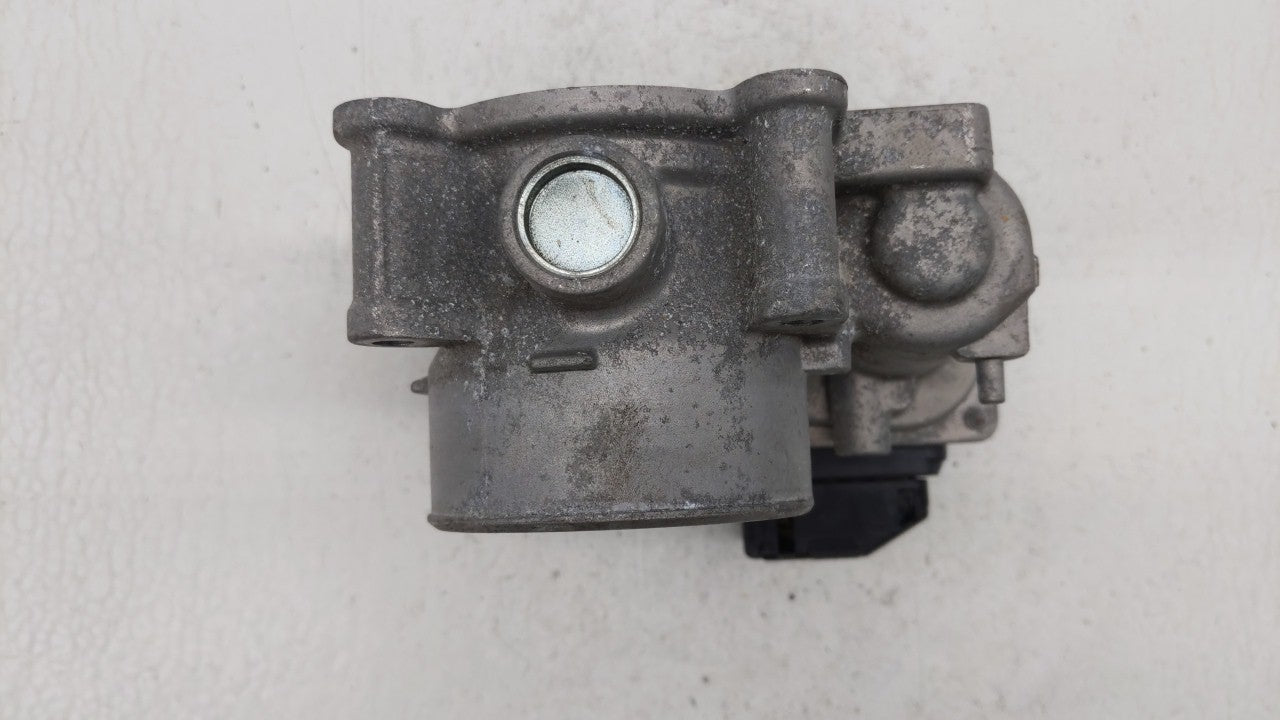 2012-2014 Mazda 3 Throttle Body P/N:PE01 13 640 A PE01 13 640 B, 152009S18, 640 K4238 6R26 Fits Fits 2012 2013 2014 OEM Used