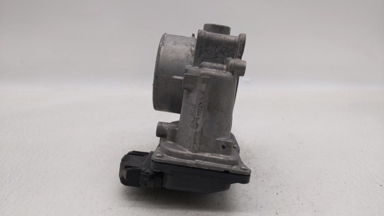 2012-2014 Mazda 3 Throttle Body P/N:PE01 13 640 A PE01 13 640 B, 152009S18, 640 K4238 6R26 Fits Fits 2012 2013 2014 OEM Used