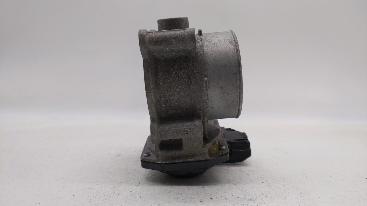2012-2014 Mazda 3 Throttle Body P/N:PE01 13 640 A PE01 13 640 B, 152009S18, 640 K4238 6R26 Fits Fits 2012 2013 2014 OEM Used