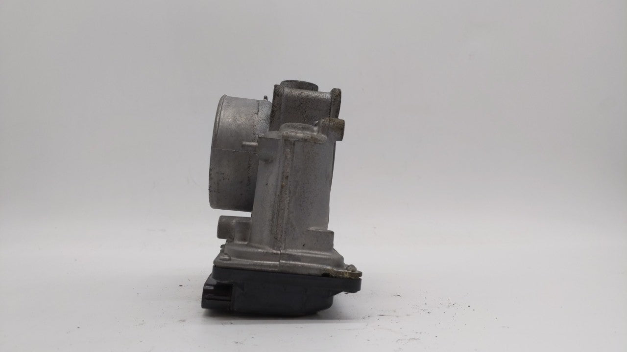 2012-2014 Mazda 3 Throttle Body P/N:PE01 13 640 A PE01 13 640 B, 152009S18, 640 K4238 6R26 Fits Fits 2012 2013 2014 OEM Used