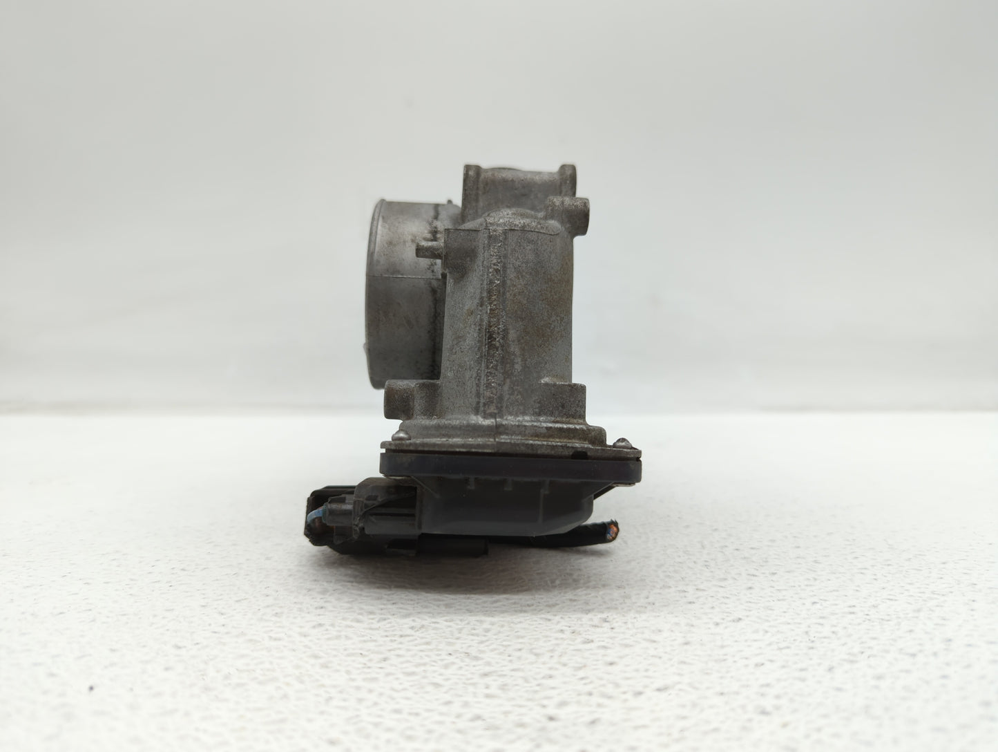 2012-2014 Mazda 3 Throttle Body P/N:PE01 13 640 B 13 640 A, 640 K4238 1R24, 640 K4238 6R26, 13 640 B Fits Fits 2012 2013 201