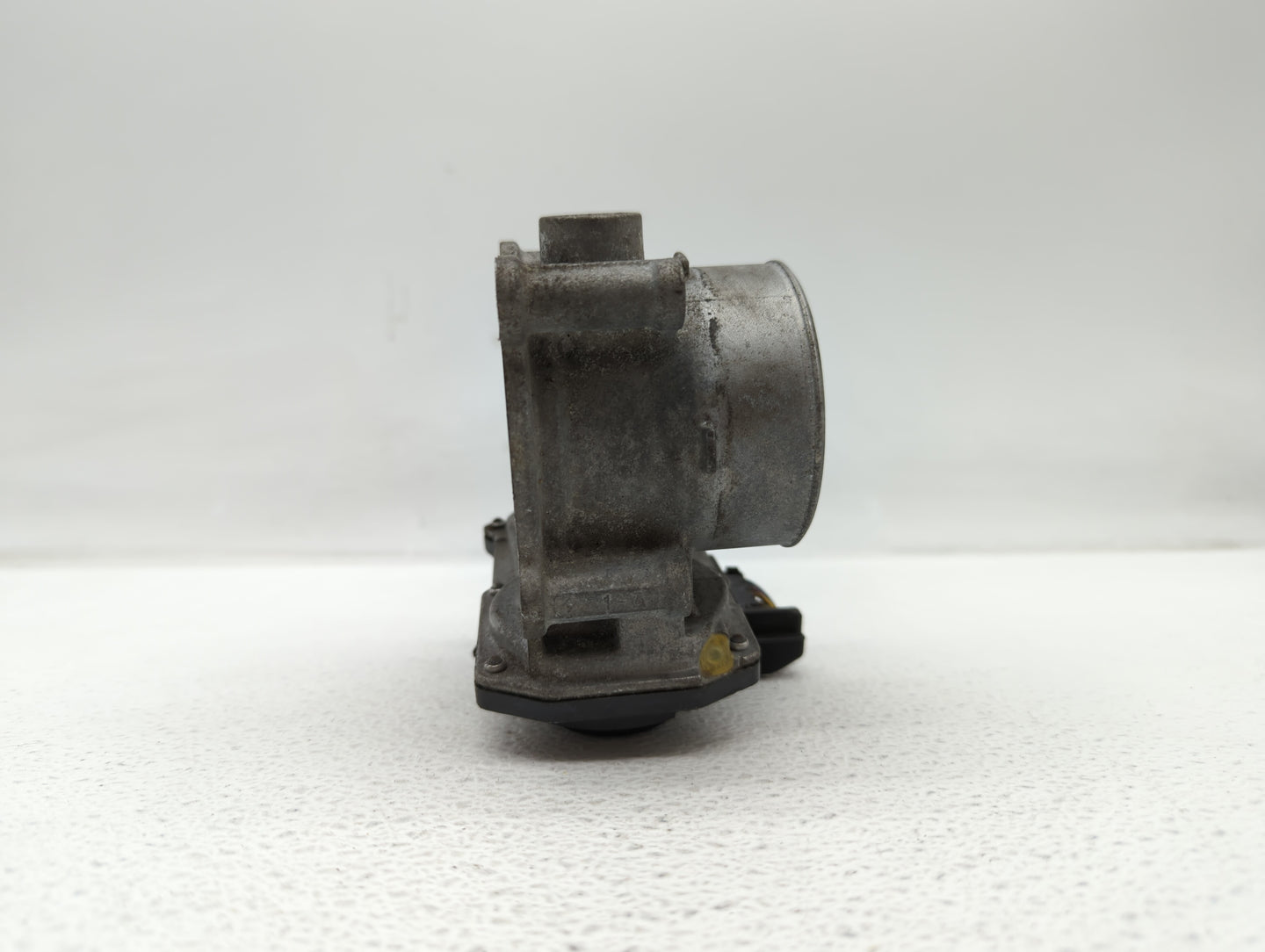 2012-2014 Mazda 3 Throttle Body P/N:PE01 13 640 B 13 640 A, 640 K4238 1R24, 640 K4238 6R26, 13 640 B Fits Fits 2012 2013 201