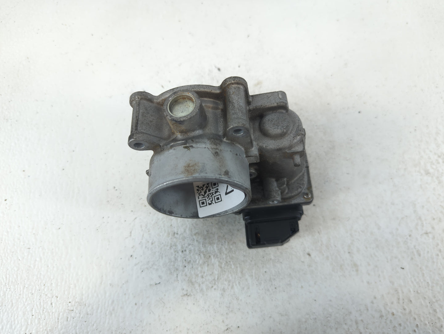 2012-2018 Mazda 3 Throttle Body P/N:C2856 4R10 K4238, 13 640 B Fits Fits 2012 2013 2014 2015 2016 2017 2018 OEM Used Auto Pa