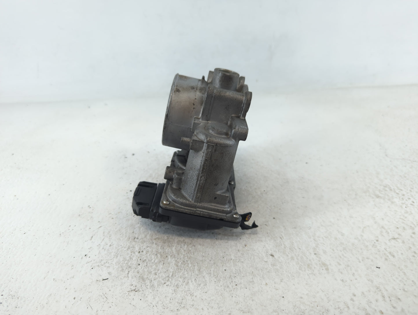 2012-2018 Mazda 3 Throttle Body P/N:C2856 4R10 K4238, 13 640 B Fits Fits 2012 2013 2014 2015 2016 2017 2018 OEM Used Auto Pa