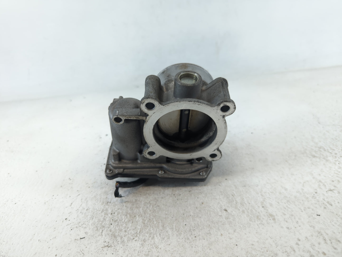 2012-2018 Mazda 3 Throttle Body P/N:C2856 4R10 K4238, 13 640 B Fits Fits 2012 2013 2014 2015 2016 2017 2018 OEM Used Auto Pa