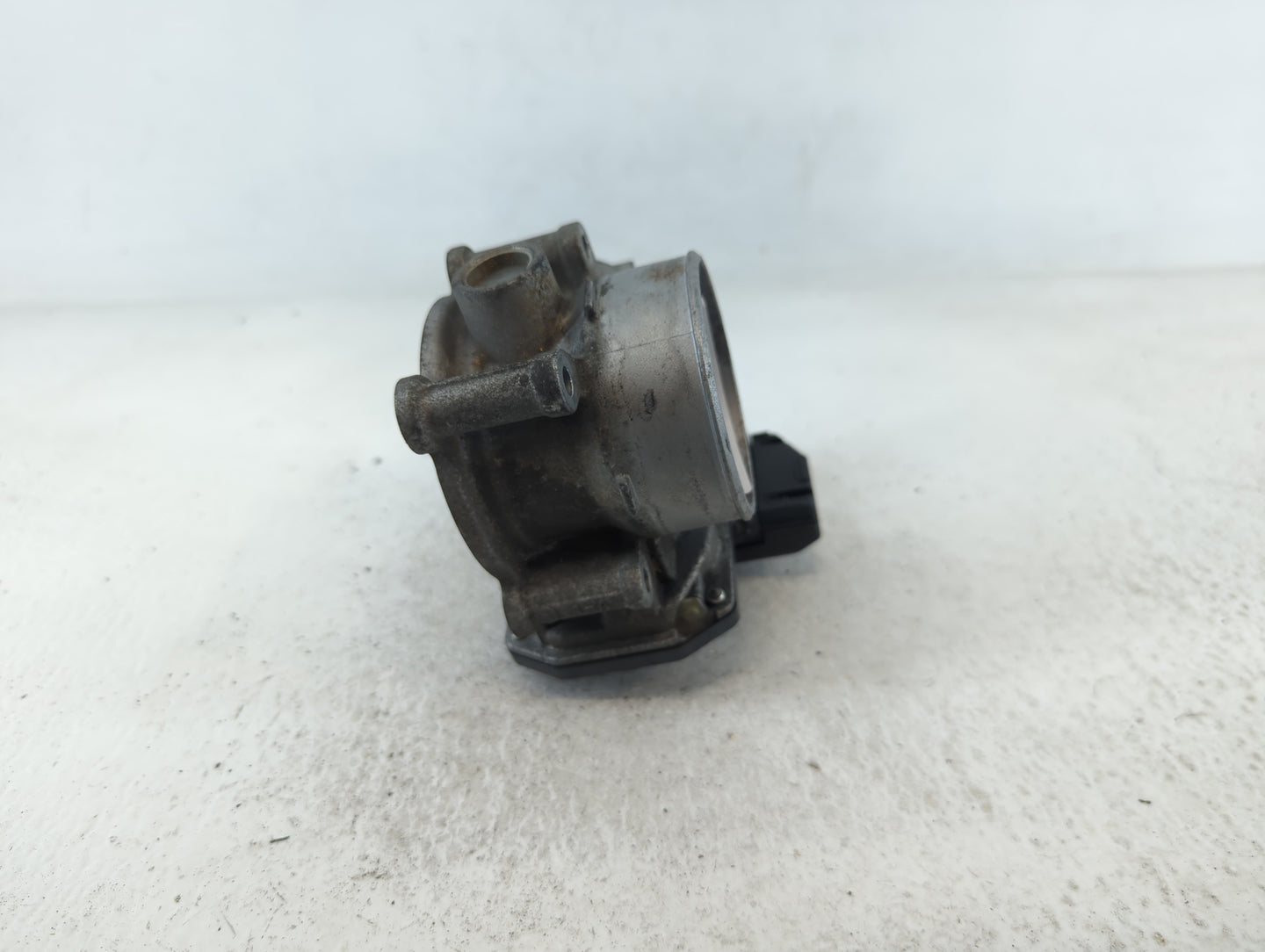 2012-2018 Mazda 3 Throttle Body P/N:C2856 4R10 K4238, 13 640 B Fits Fits 2012 2013 2014 2015 2016 2017 2018 OEM Used Auto Pa