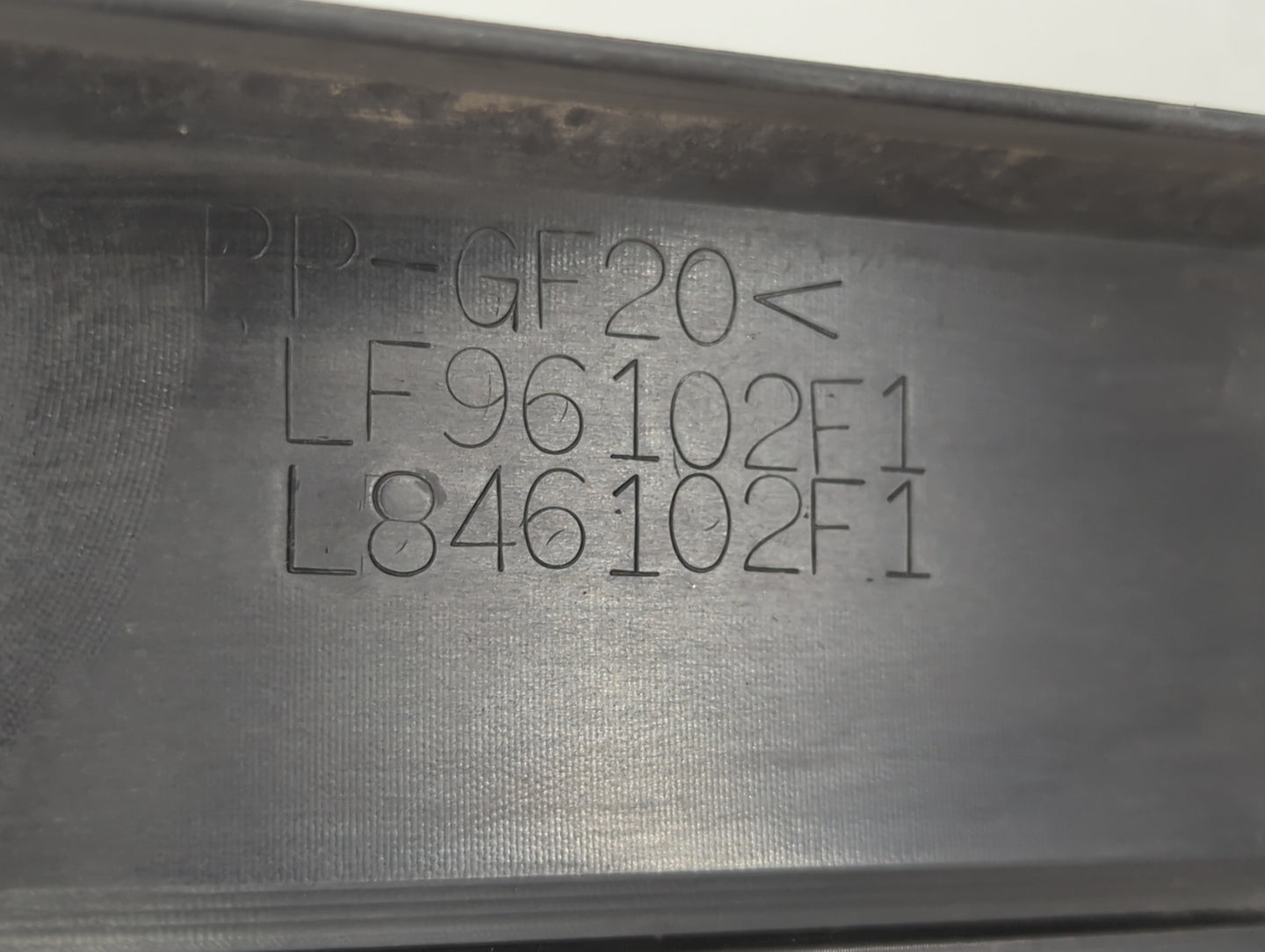 2014 Mazda 5 Engine Cover - Oemusedautoparts1.com