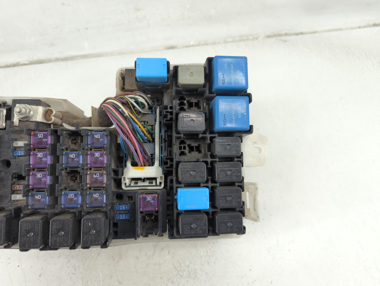 2012-2017 Mazda 5 Fusebox Fuse Box Panel Relay Module P/N:C597-6676Y Fits Fits 2012 2013 2014 2015 2016 2017 OEM Used Auto P