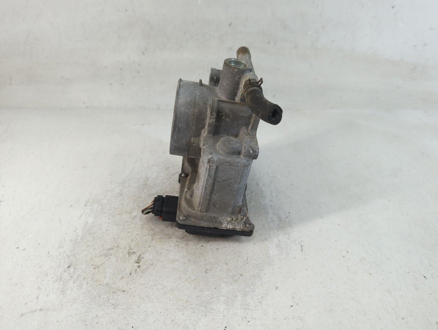 2012-2017 Mazda 5 Throttle Body P/N:9B4G-9F991-A Fits Fits 2009 2010 2011 2012 2013 2014 2015 2016 2017 OEM Used Auto Parts 