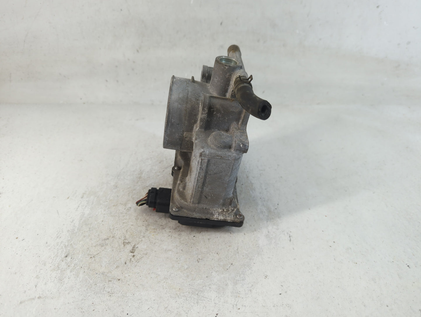 2012-2017 Mazda 5 Throttle Body P/N:9B4G-9F991-A Fits Fits 2009 2010 2011 2012 2013 2014 2015 2016 2017 OEM Used Auto Parts 