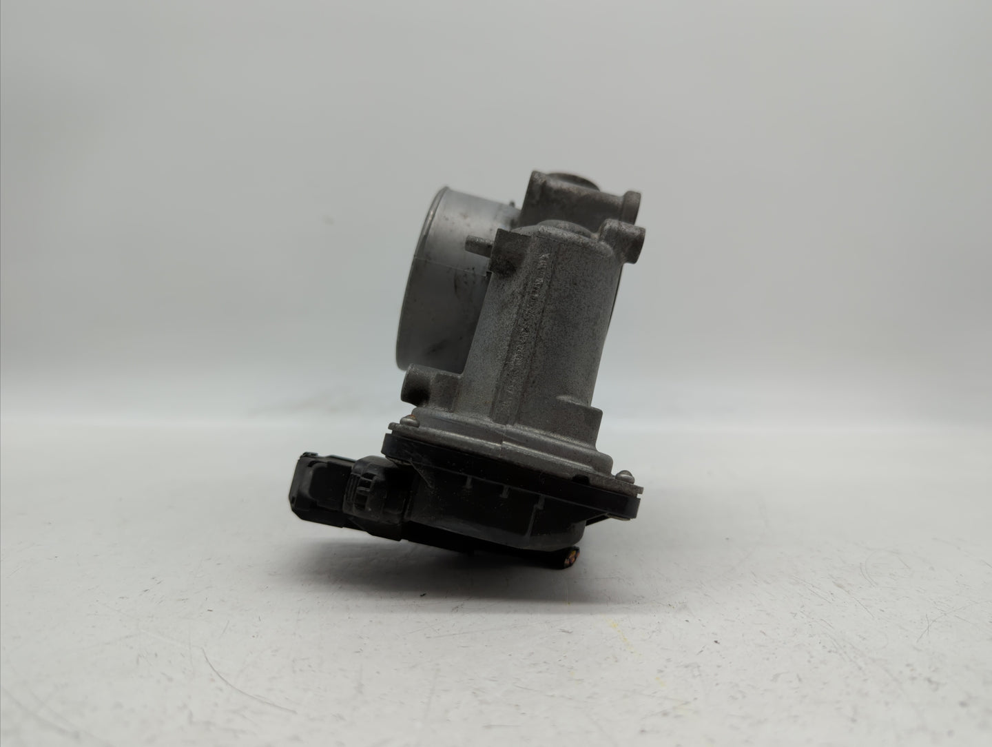 2014 Mazda 6 Throttle Body P/N:PY01 13 640 A Fits OEM Used Auto Parts - Oemusedautoparts1.com