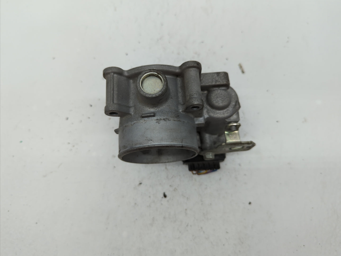 2014 Mazda 6 Throttle Body P/N:PY01 13 640 A Fits OEM Used Auto Parts - Oemusedautoparts1.com