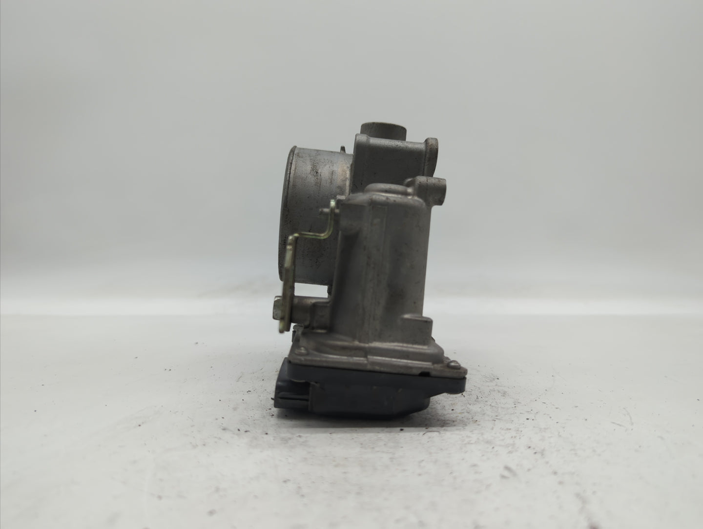 2014 Mazda 6 Throttle Body P/N:PY01 13 640 A Fits OEM Used Auto Parts - Oemusedautoparts1.com